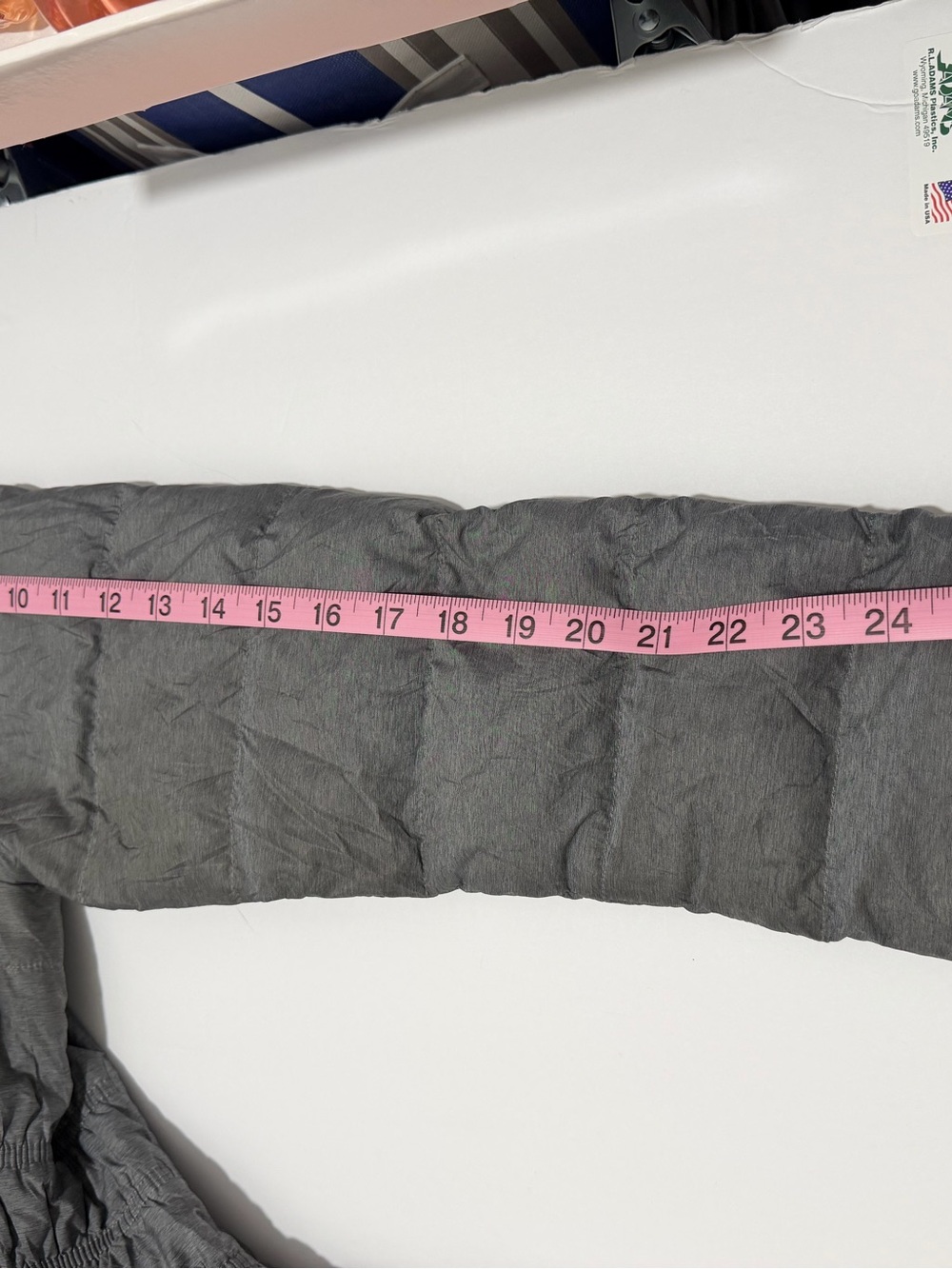 The North Face Women's Gray Quilted Hooded Puffer Coat - Picture 15 of 16